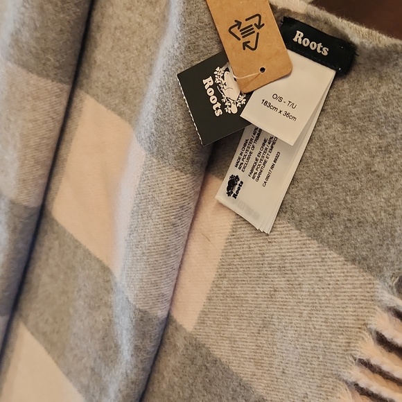 ROOTS scarf - Picture 1 of 4